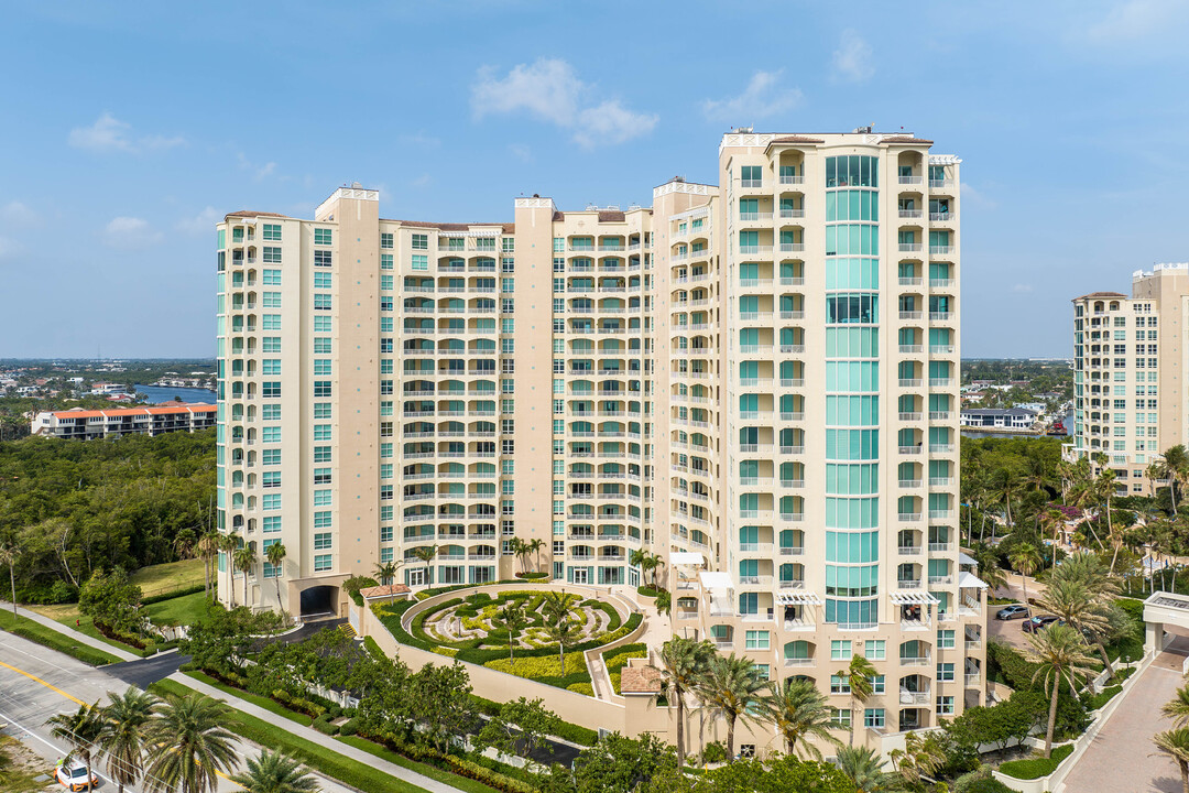 Birghton Beach Condos in Highland Beach, FL - Foto de edificio