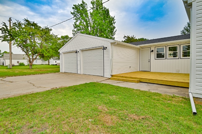 337 Central Ave N in Crookston, MN - Foto de edificio - Building Photo