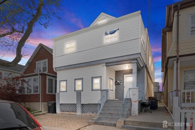 property at 423 Augustine Pl