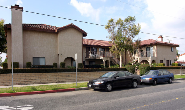 11231 Bloomfield St in Los Alamitos, CA - Building Photo - Building Photo