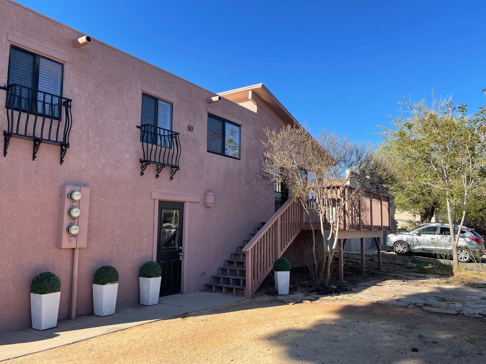 50 Chaparral Dr in Sedona, AZ - Foto de edificio