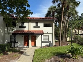 10330 Turkey Lake Rd in Orlando, FL - Building Photo