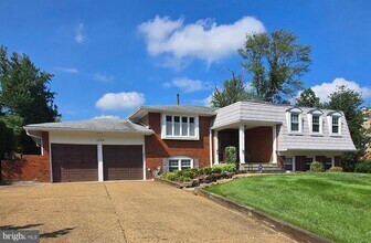 1208 Forestwood Dr in McLean, VA - Building Photo - Building Photo