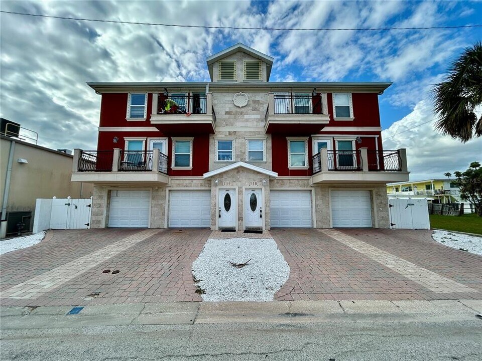 116 143rd Ave in Madeira Beach, FL - Building Photo