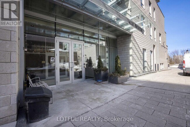 428-428 Sparks St. in Ottawa, ON - Building Photo - Building Photo