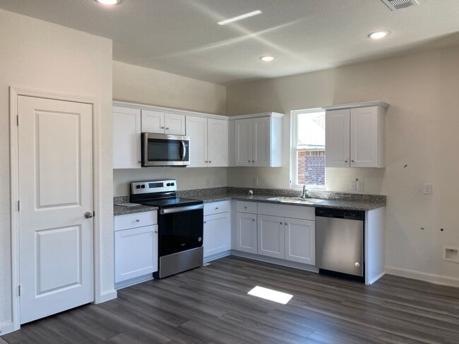 2617 Salado Creek Ln in Glenn Heights, TX - Building Photo - Building Photo