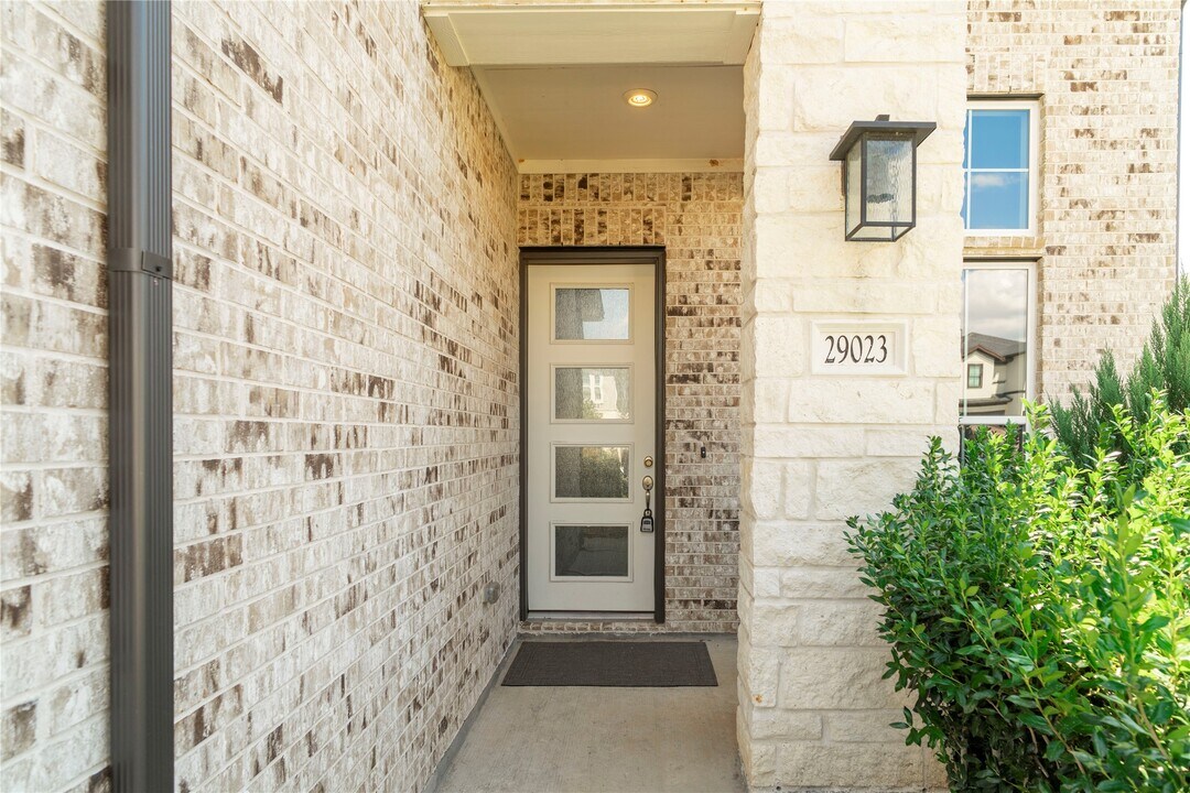 29023 Laurel Grove Ln in Fulshear, TX - Foto de edificio
