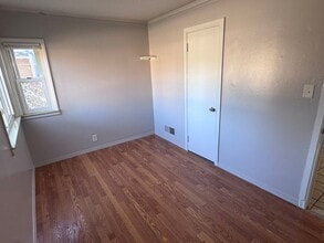 949 W Farnum Ave in Madison Heights, MI - Building Photo - Building Photo