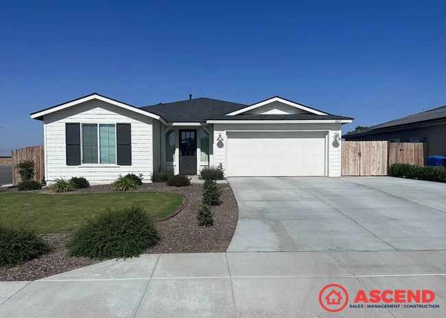 property at 5817 Eiffel Pl