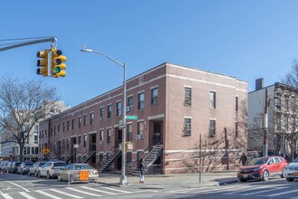 217 Berry St in Brooklyn, NY - Building Photo - Building Photo