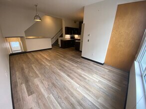 145 E Berkeley St, Unit 6 in Boston, MA - Foto de edificio - Building Photo