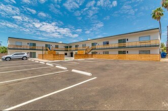 813 E Marlette Ave in Phoenix, AZ - Foto de edificio - Building Photo