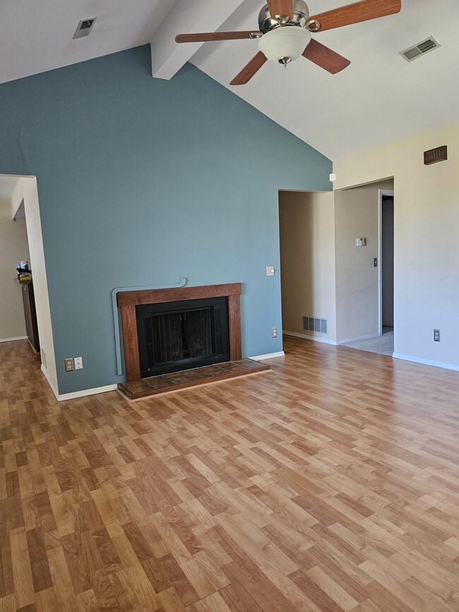 1006 Kara Dr in Champaign, IL - Building Photo - Building Photo