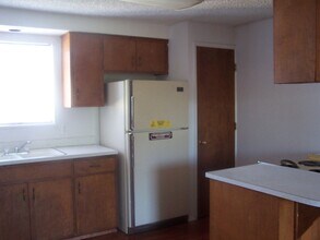 1004 S 6th St in Cottage Grove, OR - Building Photo - Building Photo