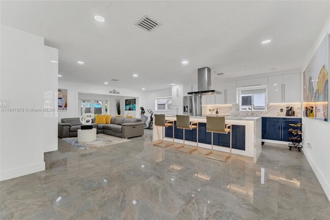 property at 9530 Jamaica Dr