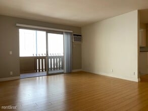 3752 Mentone Ave in Los Angeles, CA - Building Photo - Building Photo