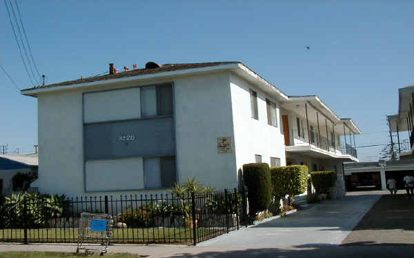 3228 W 113th St in Inglewood, CA - Foto de edificio