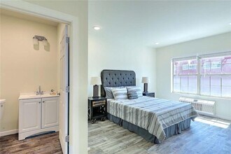 327 Pine St in Pawtucket, RI - Foto de edificio - Building Photo