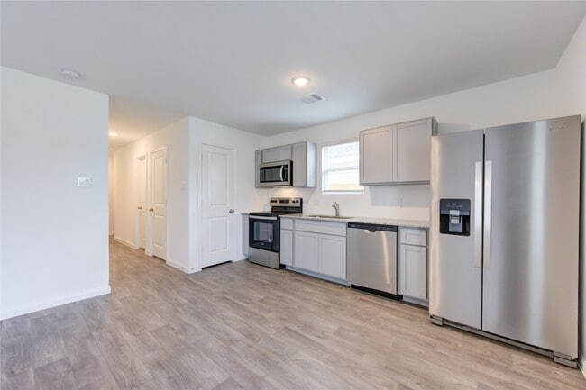 property at 16787 N Marie Vlg Dr