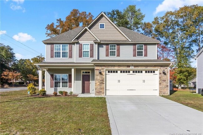 101 E 6th Ave in Raeford, NC - Building Photo - Building Photo