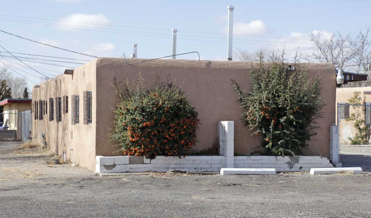 301-305 Wisconsin St NE in Albuquerque, NM - Building Photo