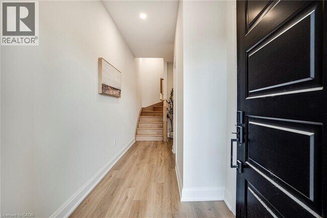 292 Vine St in St Catharines, ON - Building Photo - Building Photo