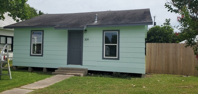 property at 309 Dallas Ave