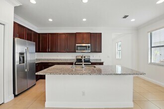 228 SE Via Visconti in Port St. Lucie, FL - Building Photo - Building Photo