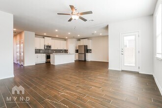 2909 Salvidar Bend in Austin, TX - Foto de edificio - Building Photo