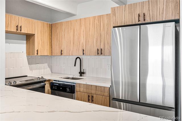 1177 York St-Unit -204 in Denver, CO - Building Photo - Building Photo