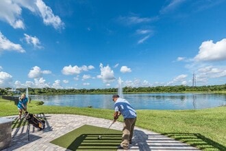 Cortland Bermuda Lake in Brandon, FL - Foto de edificio - Building Photo
