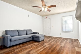 449 N Donahue Dr in Auburn, AL - Building Photo - Building Photo