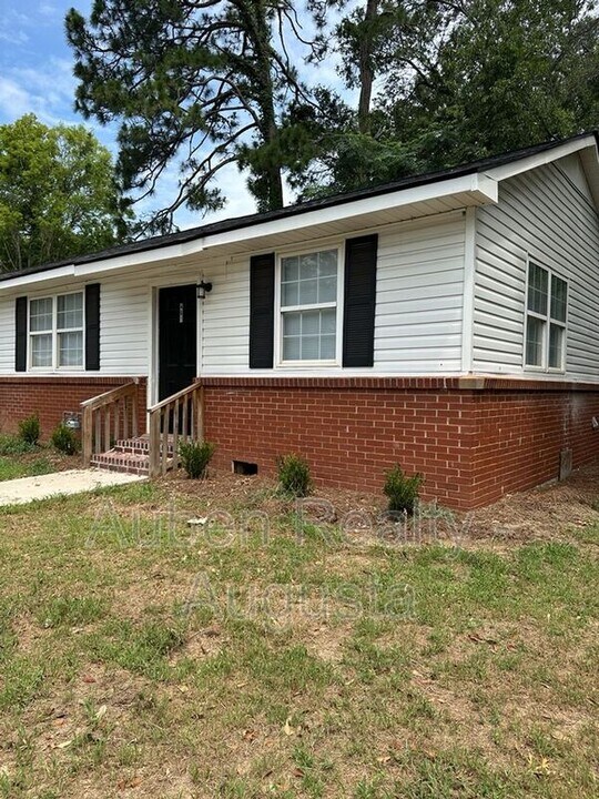461 Monetta St S E in Aiken, SC - Building Photo