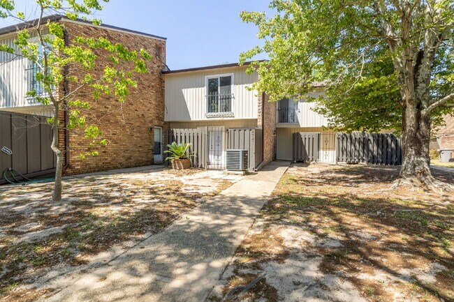 4741 Huron Dr in Pensacola, FL - Building Photo - Building Photo