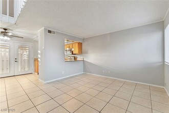 4770 S Topaz St, Unit 201 in Las Vegas, NV - Building Photo - Building Photo