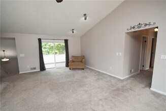 260 Hogan Rd in Fairport, NY - Building Photo - Building Photo