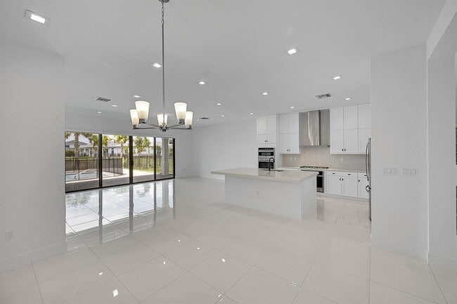 13072 Feathering Wy in Palm Beach Gardens, FL - Foto de edificio - Building Photo