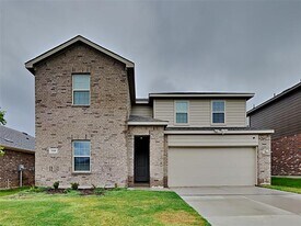 713 Glover Dr in Aubrey, TX - Building Photo