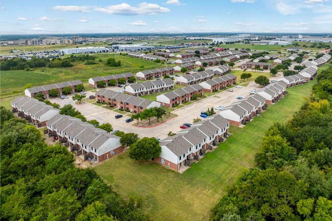 Tiffany Square in Terrell, TX - Foto de edificio - Building Photo