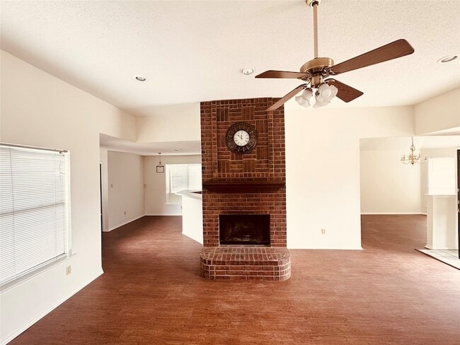 1217 Buckeye Dr in Mesquite, TX - Foto de edificio - Building Photo