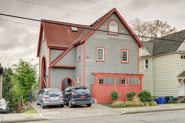 property at 1524 14th Ave S