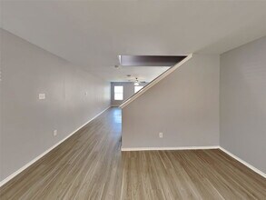 2203 Shady Birch Dr in Conroe, TX - Building Photo - Building Photo
