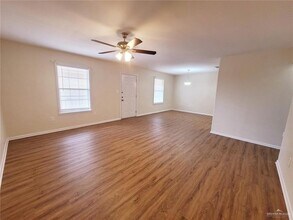 1105 W Stubbs St in Edinburg, TX - Foto de edificio - Building Photo