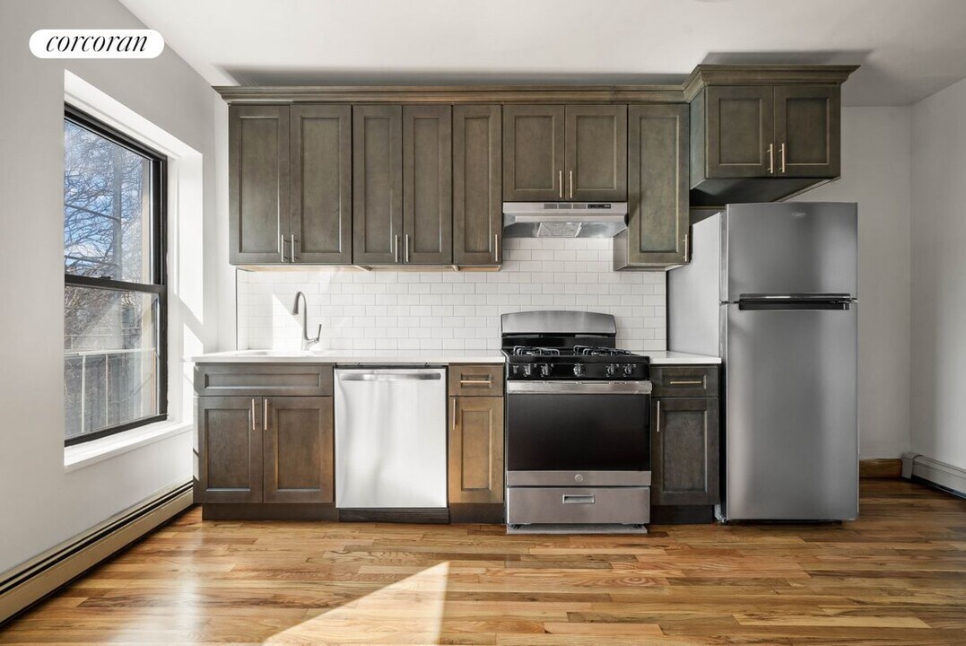 34 Berkeley Pl in Brooklyn, NY - Building Photo