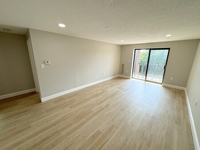 7 Dolphin Ave, Unit 1