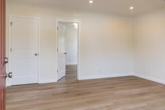 1000 Tilton Ave in San Mateo, CA - Building Photo - Building Photo