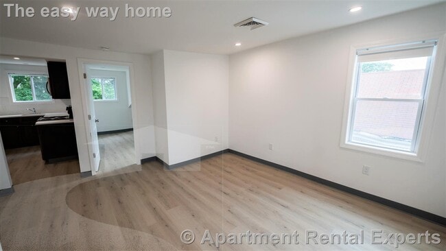 301-303 Boston Ave Unit #3 in Medford, MA - Building Photo - Building Photo