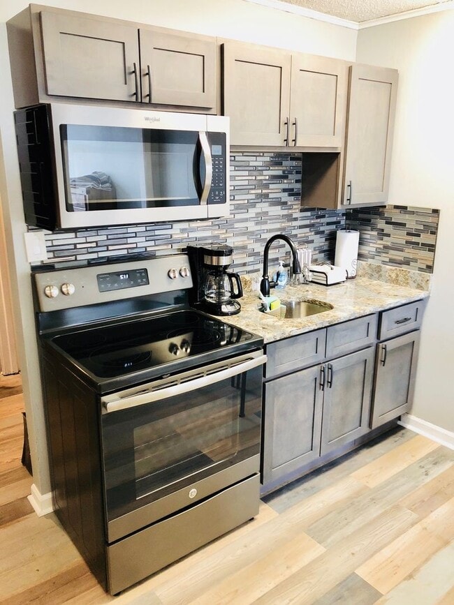 1700 Clinch Ave in Knoxville, TN - Building Photo - Building Photo