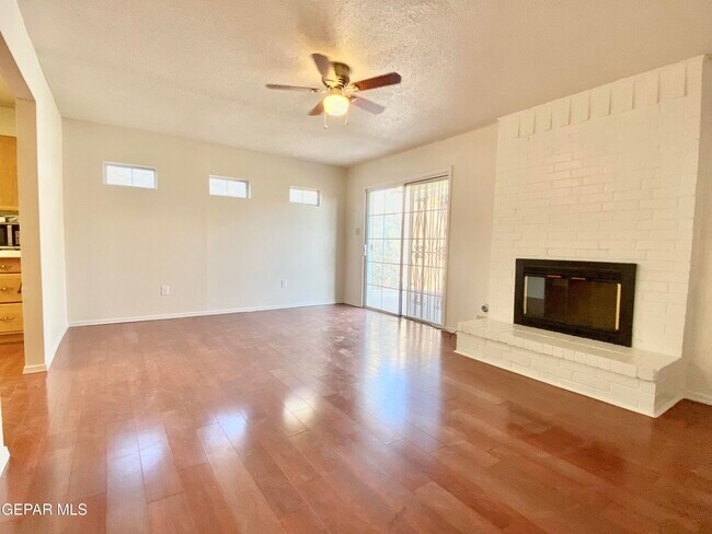 308 Cabaret Dr in El Paso, TX - Building Photo - Building Photo