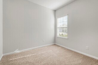 8210 Sunberry Shadow Dr in Houston, TX - Building Photo - Building Photo